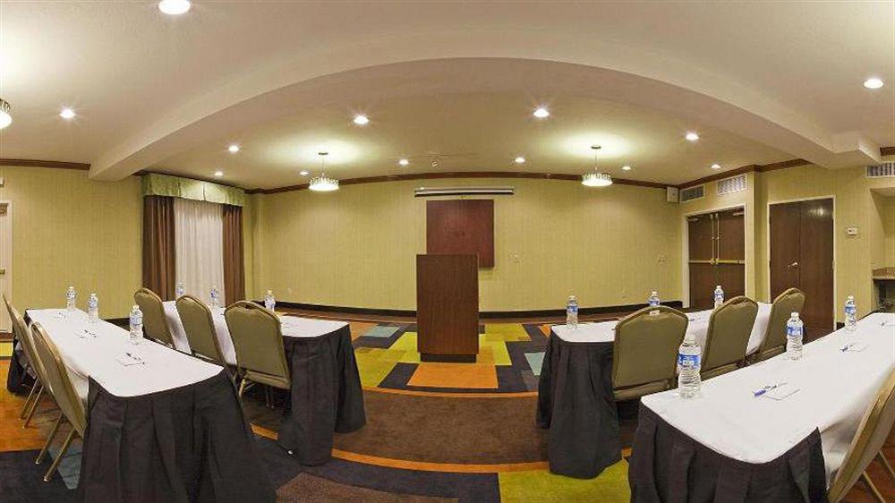 Holiday Inn Express Arlington Interstate 20 Parks Mall By Ihg Exterior photo