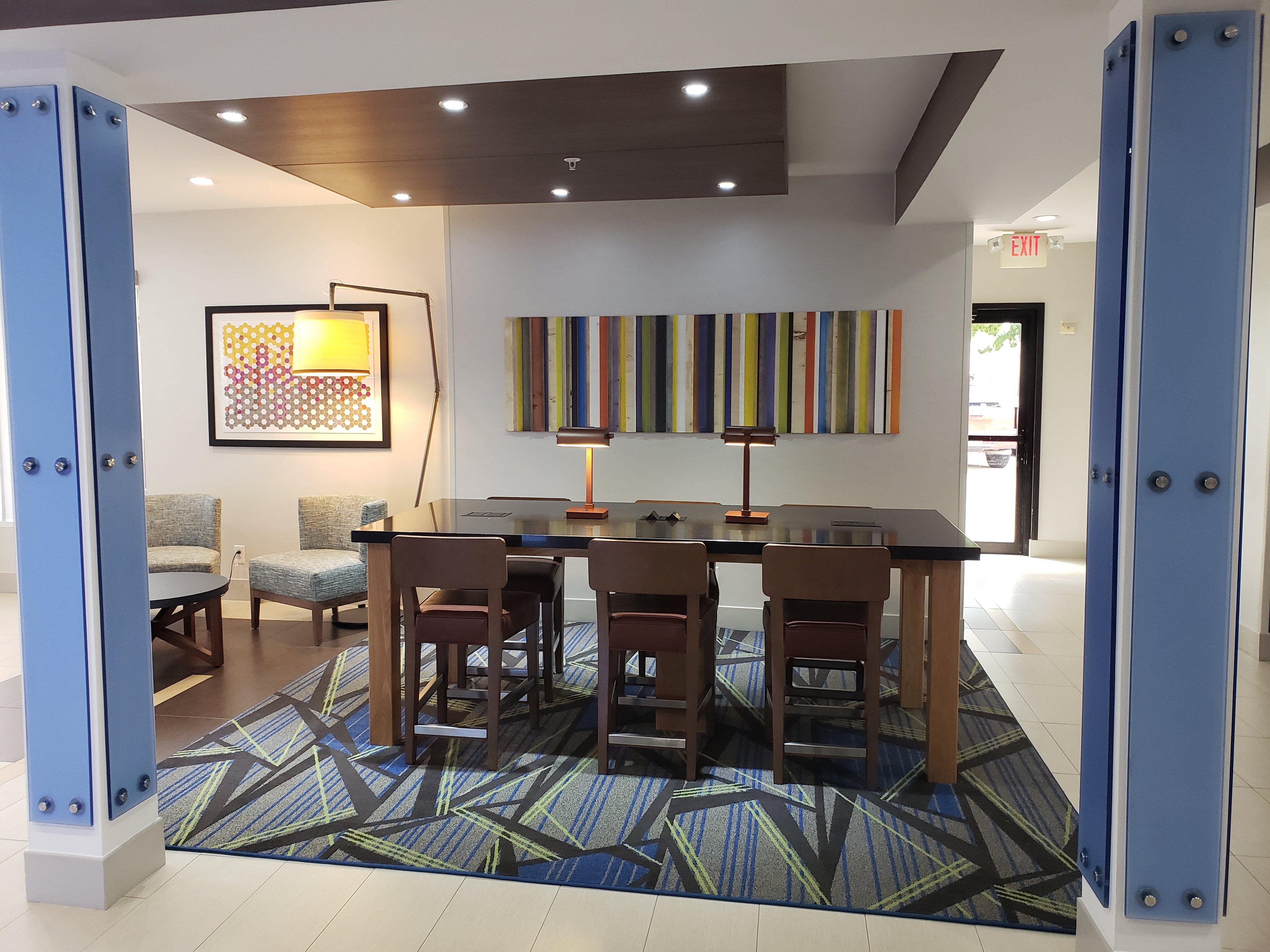 Holiday Inn Express Arlington Interstate 20 Parks Mall By Ihg Exterior photo