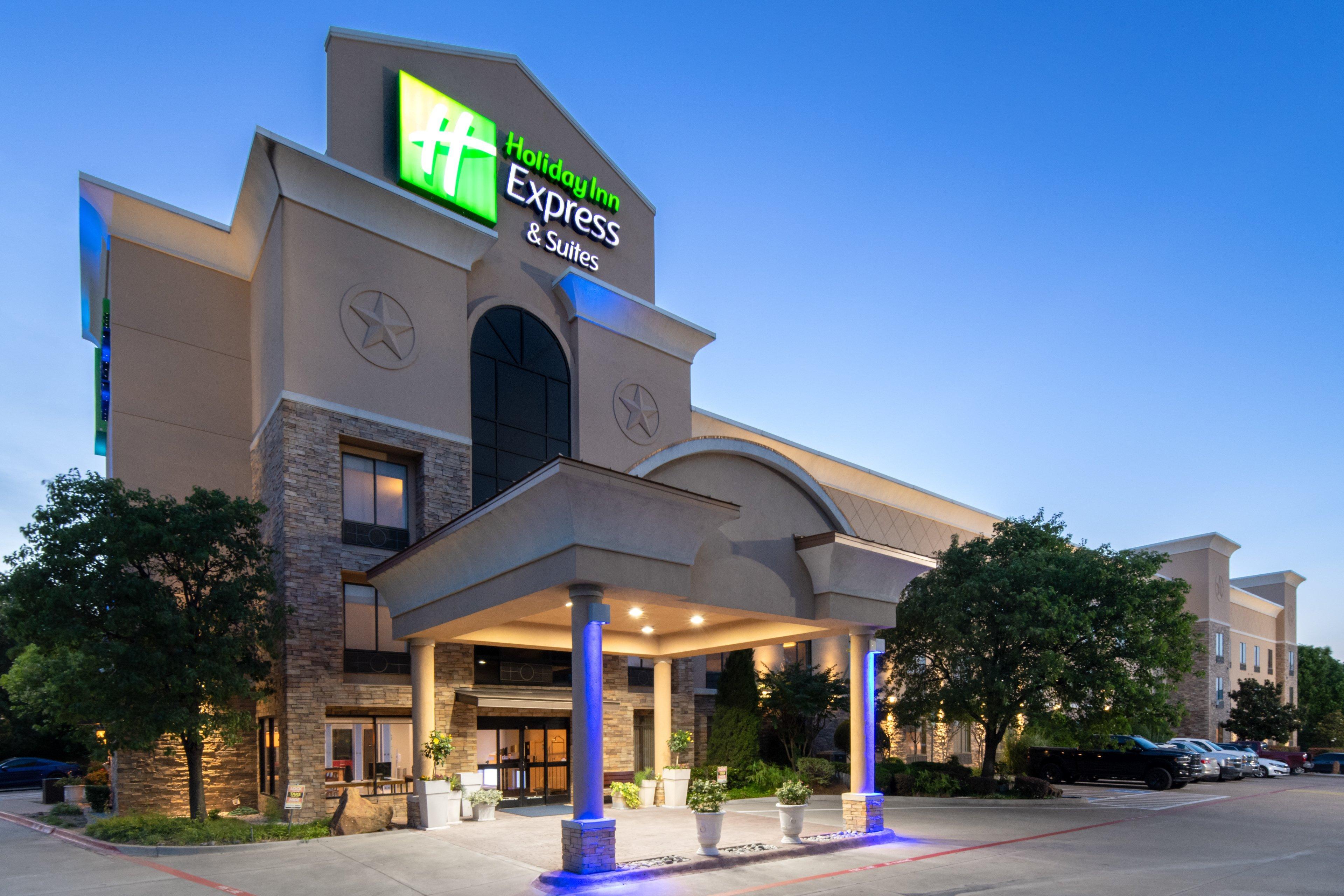 Holiday Inn Express Arlington Interstate 20 Parks Mall By Ihg Exterior photo