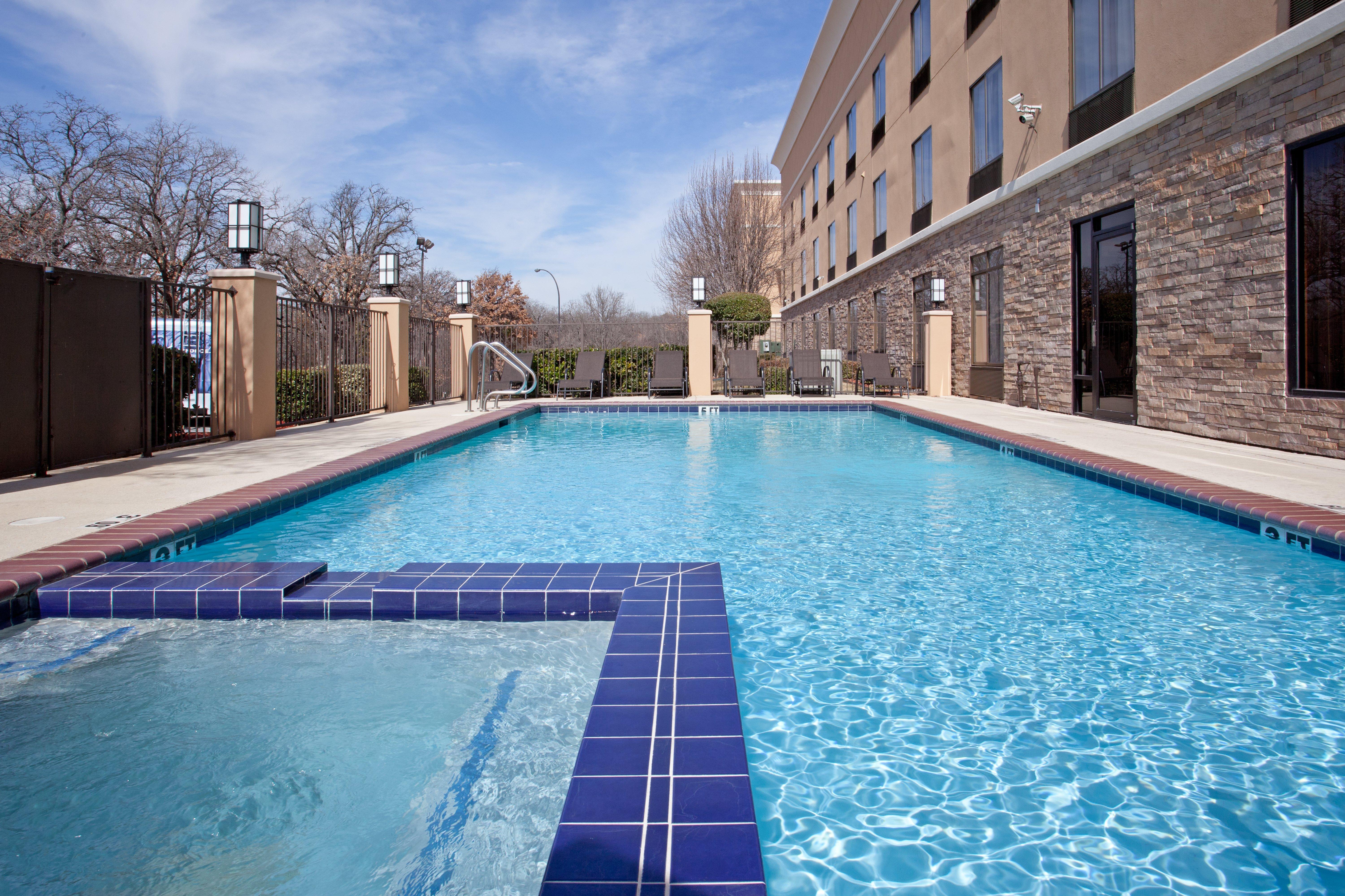 Holiday Inn Express Arlington Interstate 20 Parks Mall By Ihg Exterior photo