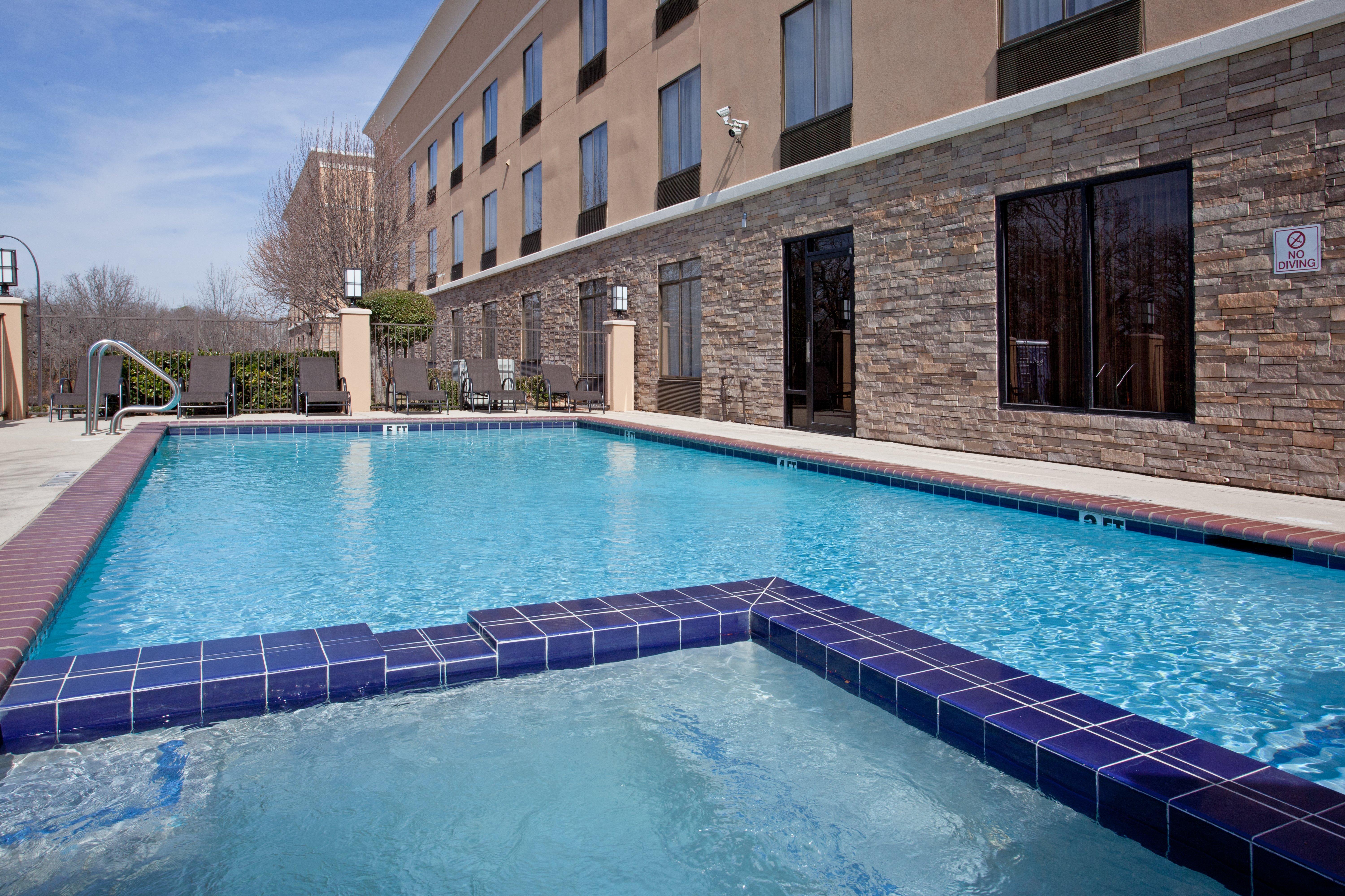 Holiday Inn Express Arlington Interstate 20 Parks Mall By Ihg Exterior photo