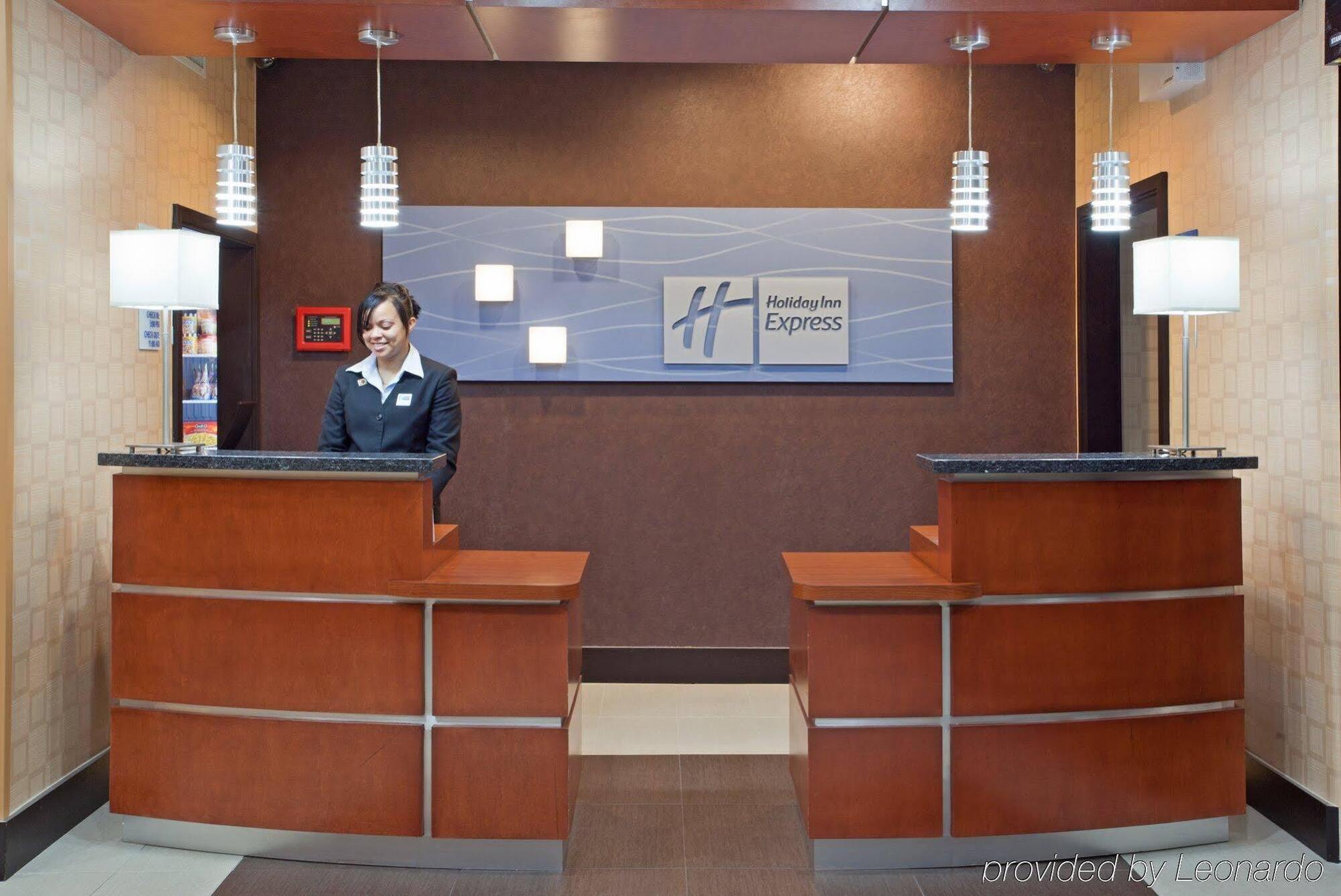 Holiday Inn Express Arlington Interstate 20 Parks Mall By Ihg Exterior photo